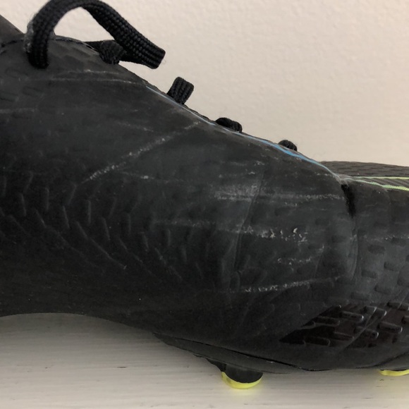Nike Phantom 6 youth Soccer shoes worn twice - Picture 6 of 13